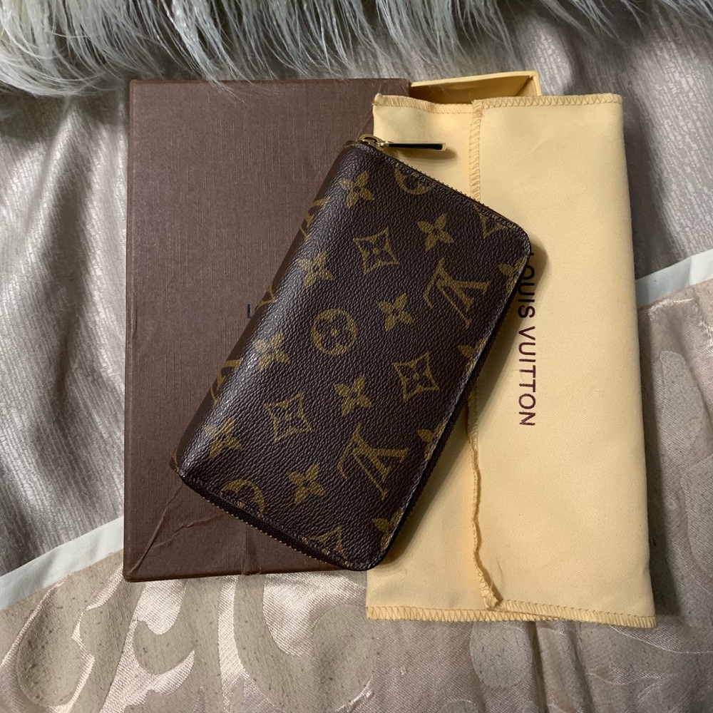 SOLD!!! Louis Vuitton wallet